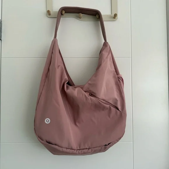 ✨ Amazon Gym Tote - Picture 6 of 8